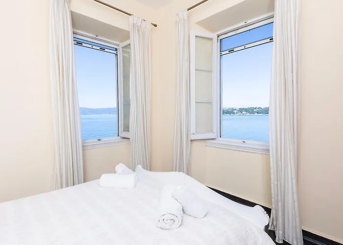 Angiolina Sea View Апартаменты