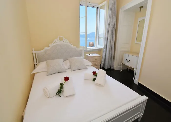 Angiolina Sea View Апартаменты